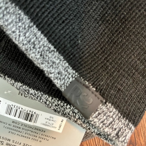 NWT Kenneth Cole REACTION two-pack beanie set. One grey and one black. OS. - Picture 4 of 8